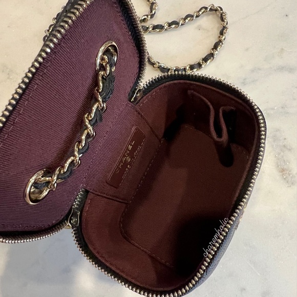 NWT! 🖤22C CHANEL Black Mini Square Vanity Grained Gold HW Chain Bag - Picture 7 of 8